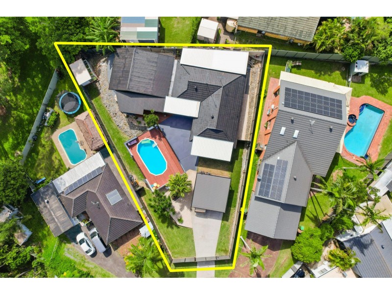 9 Onyx Court, Carrara QLD 4211