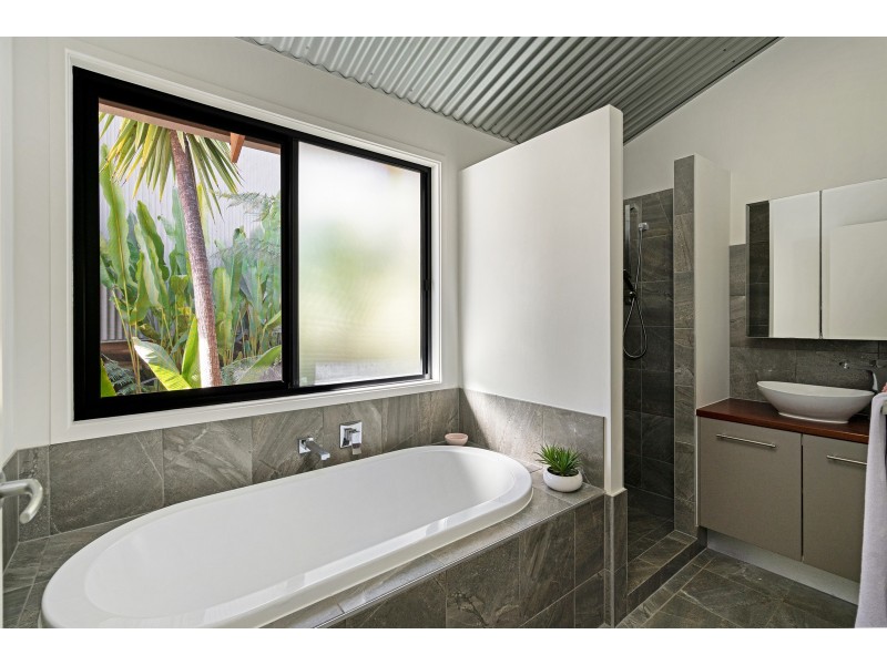 215 Carrington Road, Bonogin QLD 4213