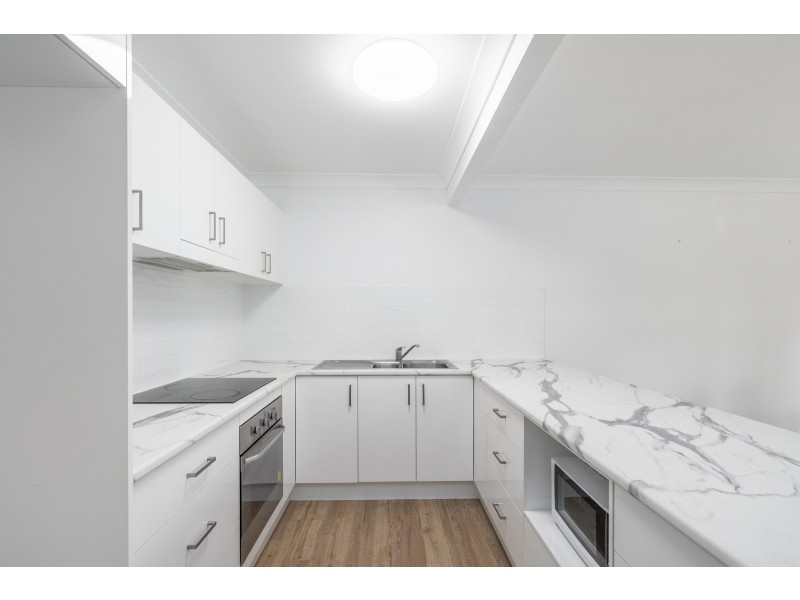 31/9-15 Harrier Drive, Burleigh Waters QLD 4220