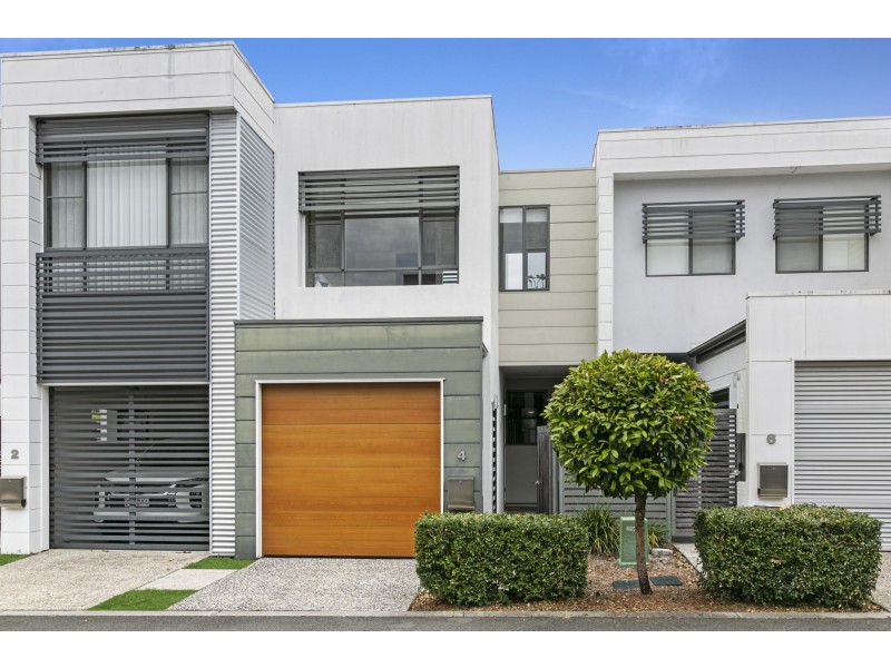 4/2 The Gardenway, Robina QLD 4226