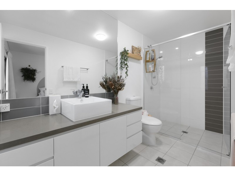 4/2 The Gardenway, Robina QLD 4226