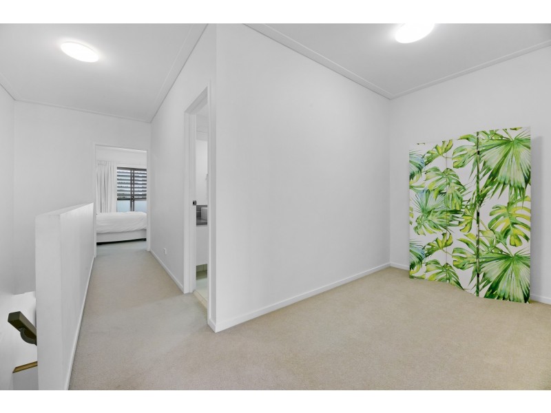 4/2 The Gardenway, Robina QLD 4226