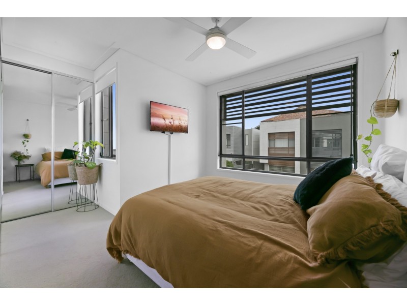 4/2 The Gardenway, Robina QLD 4226