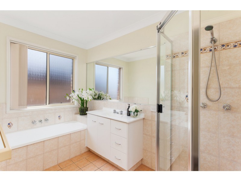 36 Tipuana Drive, Elanora QLD 4221