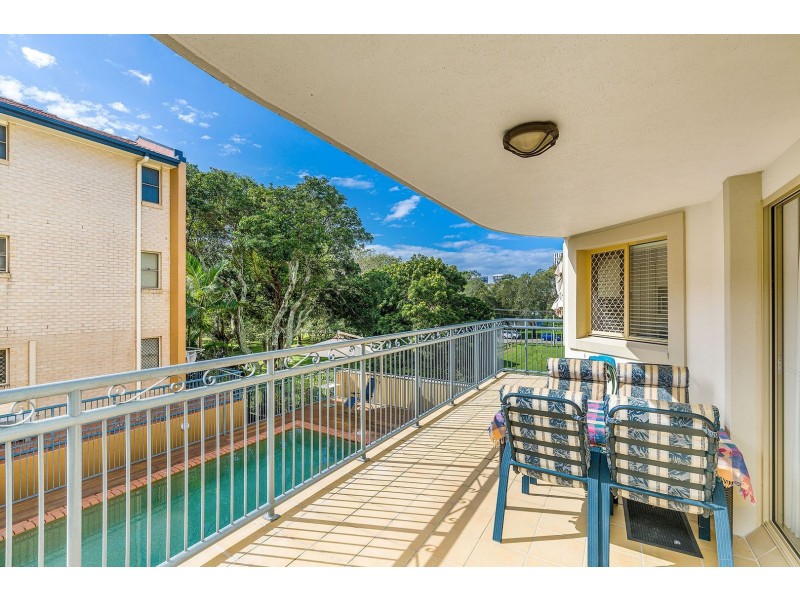 4/40-42 Dutton Street, Coolangatta QLD 4225