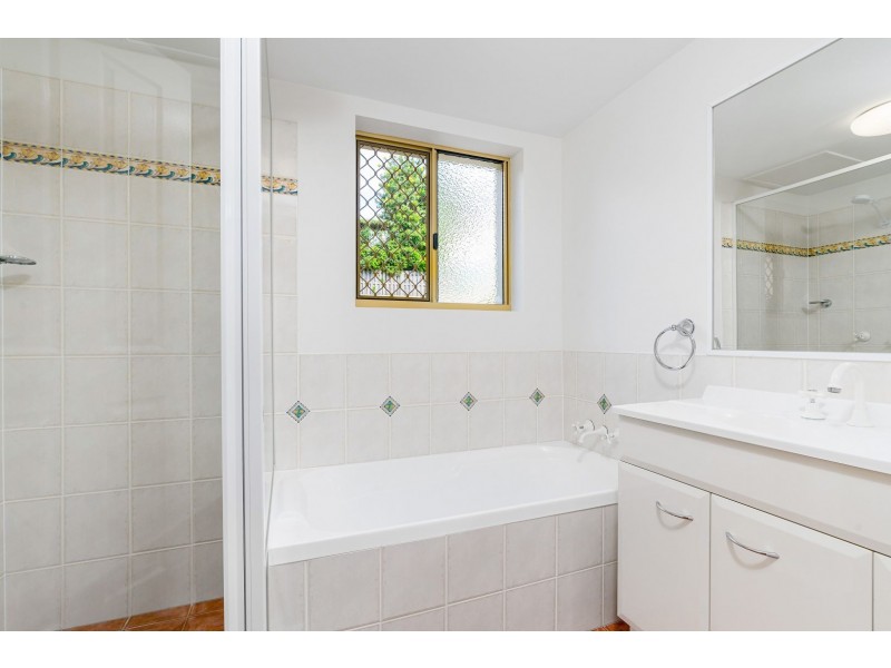 4/40-42 Dutton Street, Coolangatta QLD 4225