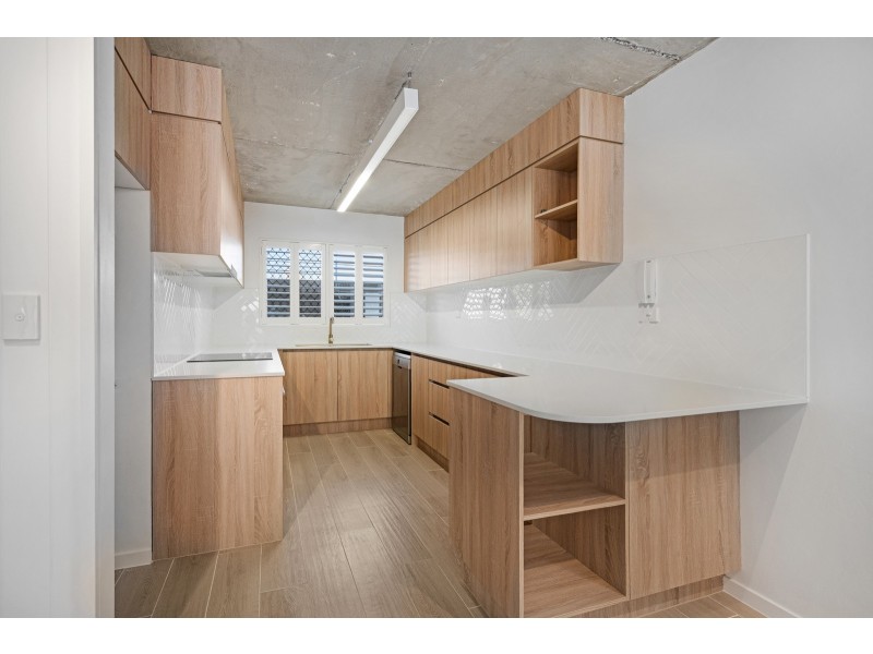 2/1931 Gold Coast Highway, Burleigh Heads QLD 4220