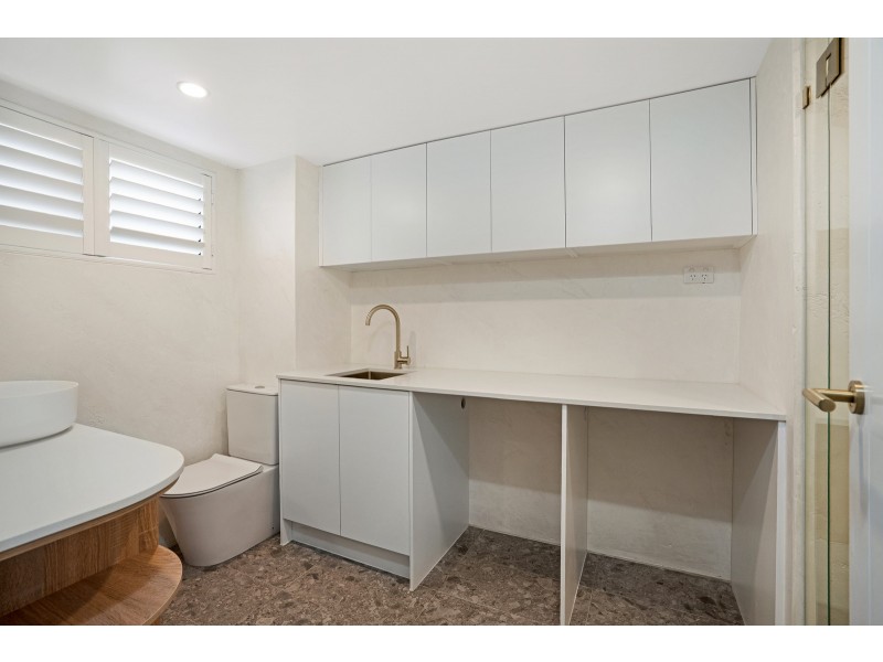 2/1931 Gold Coast Highway, Burleigh Heads QLD 4220