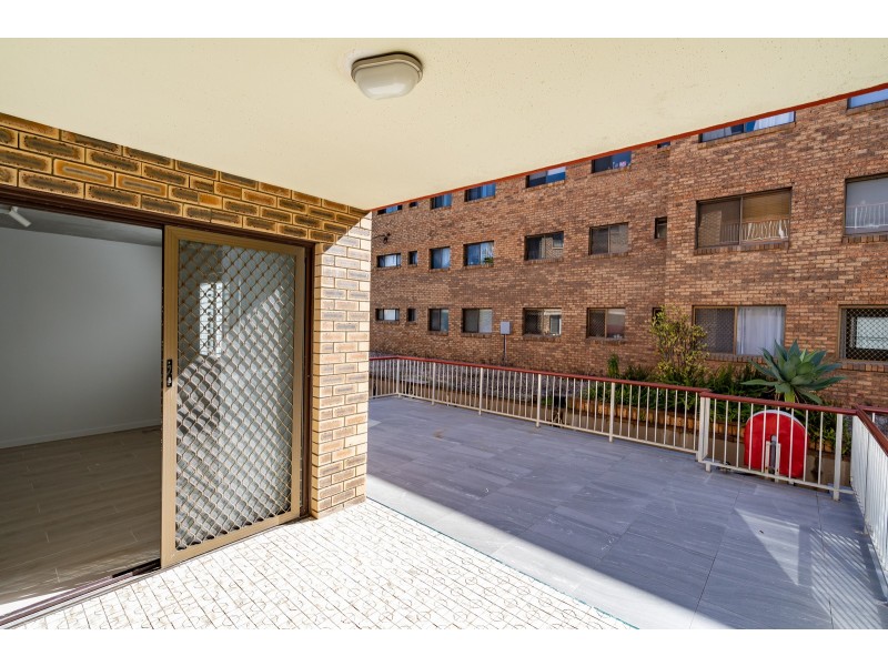 2/1931 Gold Coast Highway, Burleigh Heads QLD 4220