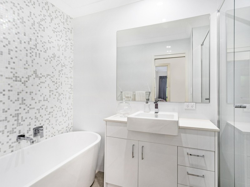 17 Greenview Place, Reedy Creek QLD 4227