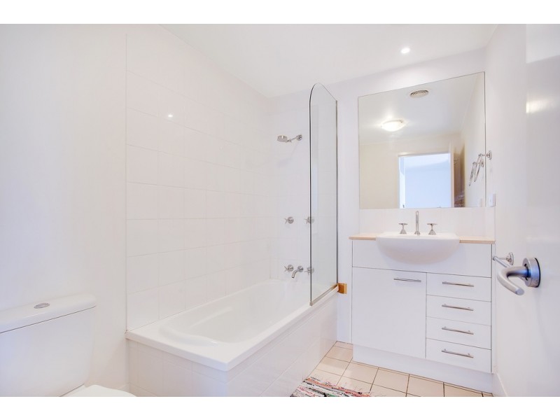 51/98 University Drive, Varsity Lakes QLD 4227