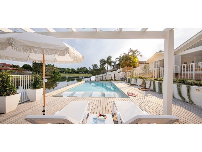 24 Driver Court, Mermaid Waters QLD 4218