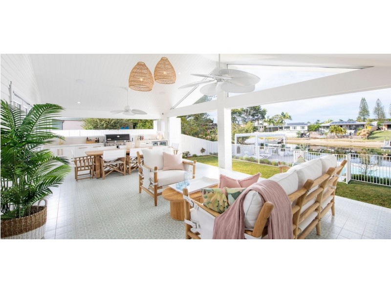 24 Driver Court, Mermaid Waters QLD 4218