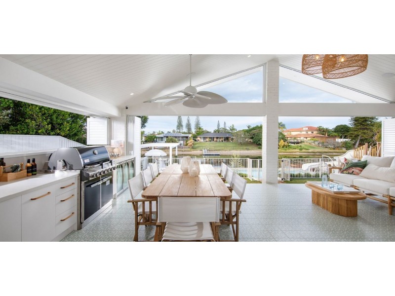 24 Driver Court, Mermaid Waters QLD 4218