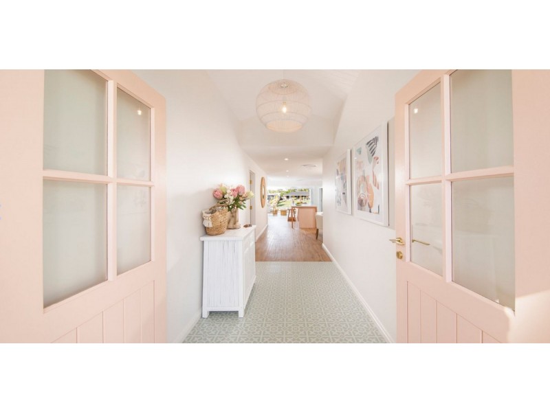 24 Driver Court, Mermaid Waters QLD 4218