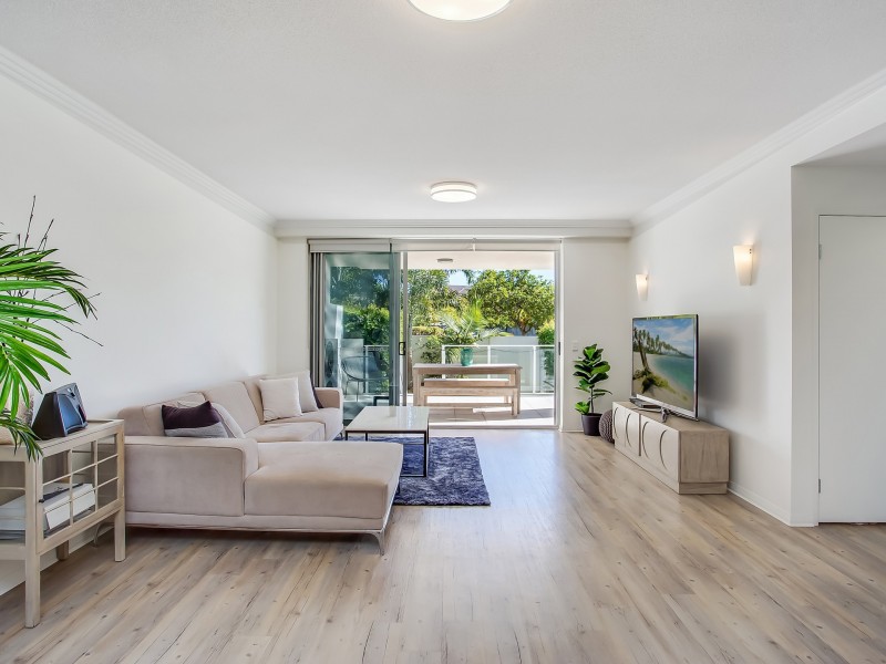 10/1 Lakefront Crescent, Varsity Lakes QLD 4227