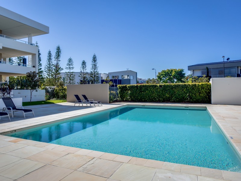 10/1 Lakefront Crescent, Varsity Lakes QLD 4227