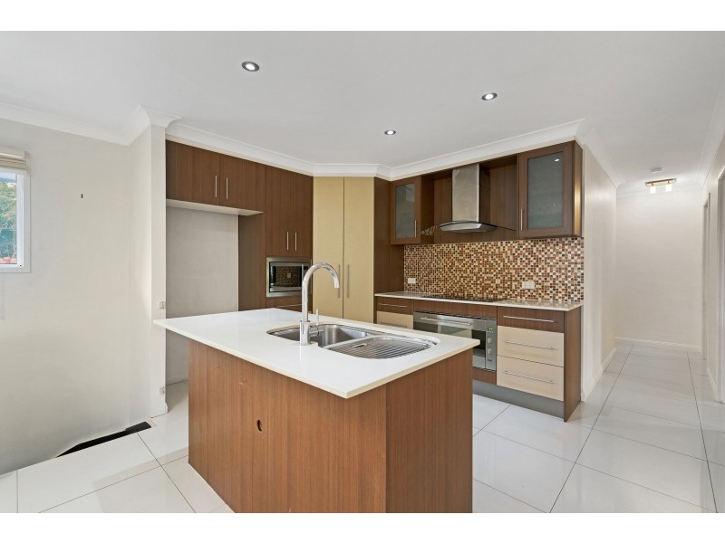6 Tangerine Row, Ashmore QLD 4214