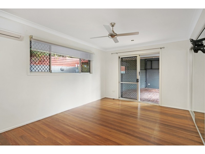 6 Tangerine Row, Ashmore QLD 4214