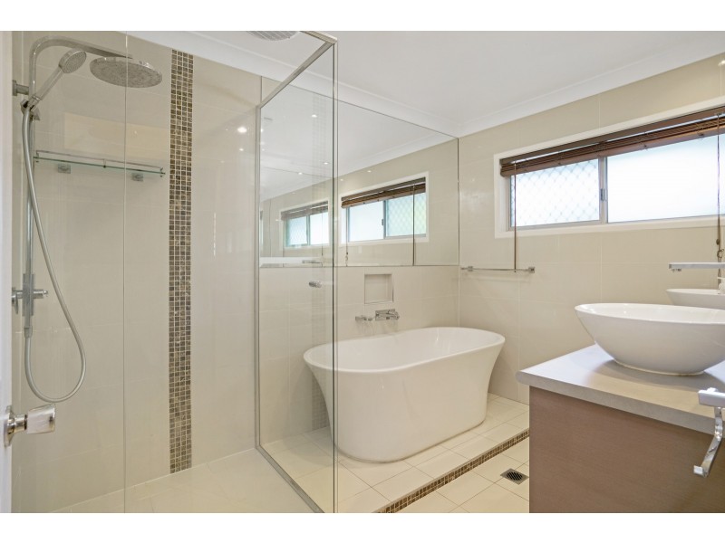 6 Tangerine Row, Ashmore QLD 4214