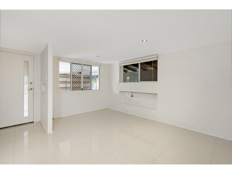 6 Tangerine Row, Ashmore QLD 4214