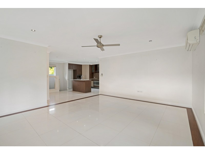6 Tangerine Row, Ashmore QLD 4214