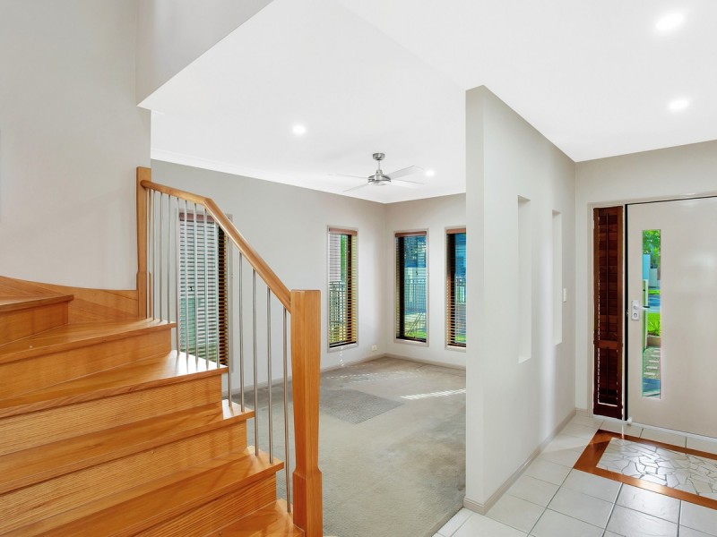 65 Azzurra Drive, Varsity Lakes QLD 4227