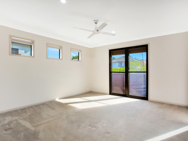 65 Azzurra Drive, Varsity Lakes QLD 4227