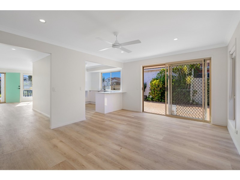 34 Massachusetts Court, Varsity Lakes QLD 4227