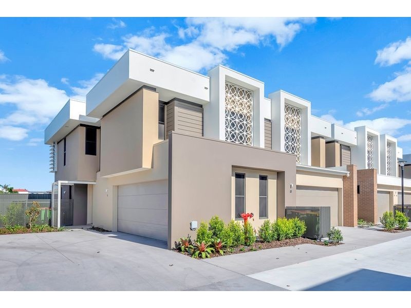 10/37 Sickle Avenue, Hope Island QLD 4212