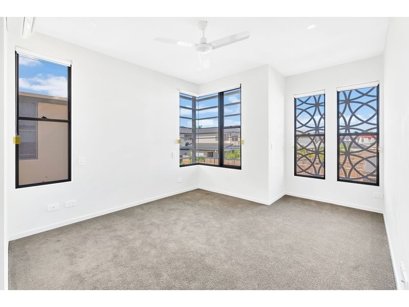 10/37 Sickle Avenue, Hope Island QLD 4212