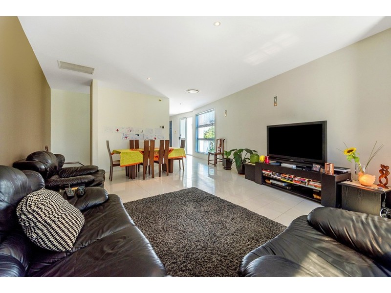 8/11 Cezaire Avenue, Varsity Lakes QLD 4227