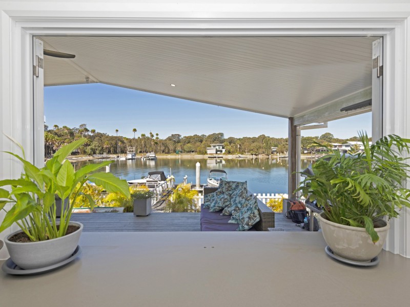 134 Bruce Small Drive, South Stradbroke QLD 4216