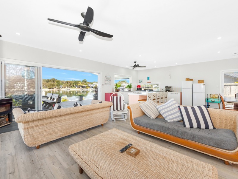 134 Bruce Small Drive, South Stradbroke QLD 4216