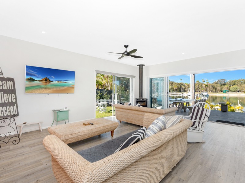 134 Bruce Small Drive, South Stradbroke QLD 4216