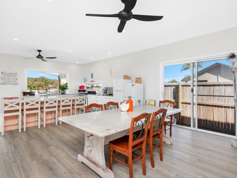 134 Bruce Small Drive, South Stradbroke QLD 4216