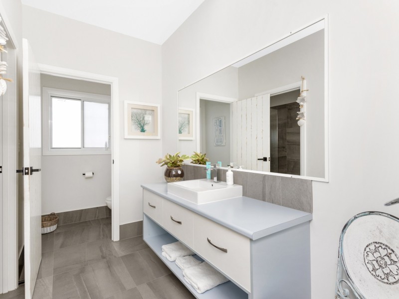 134 Bruce Small Drive, South Stradbroke QLD 4216