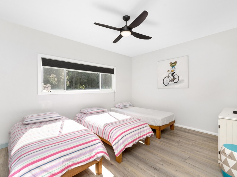 134 Bruce Small Drive, South Stradbroke QLD 4216