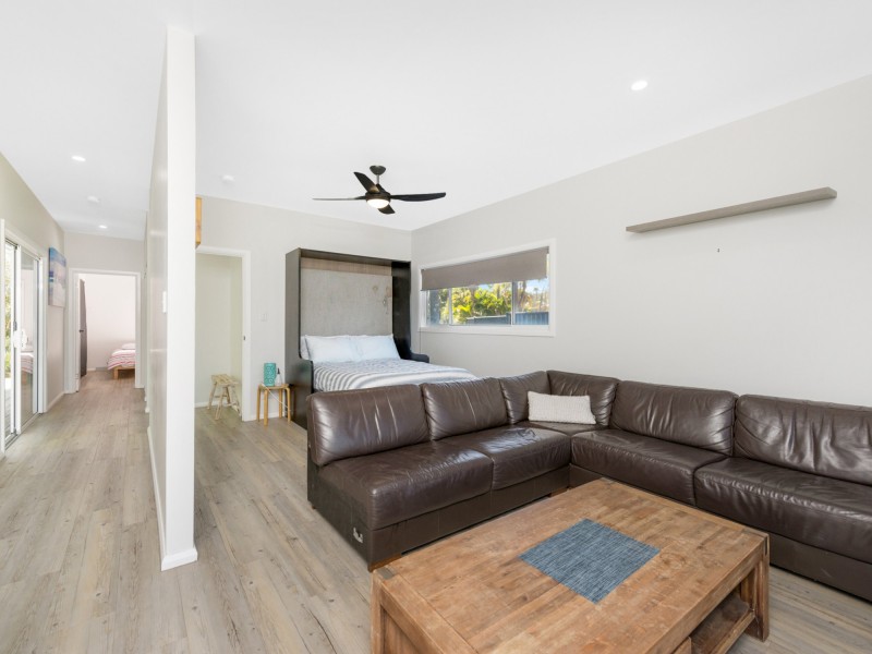 134 Bruce Small Drive, South Stradbroke QLD 4216