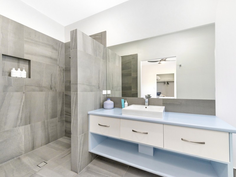 134 Bruce Small Drive, South Stradbroke QLD 4216