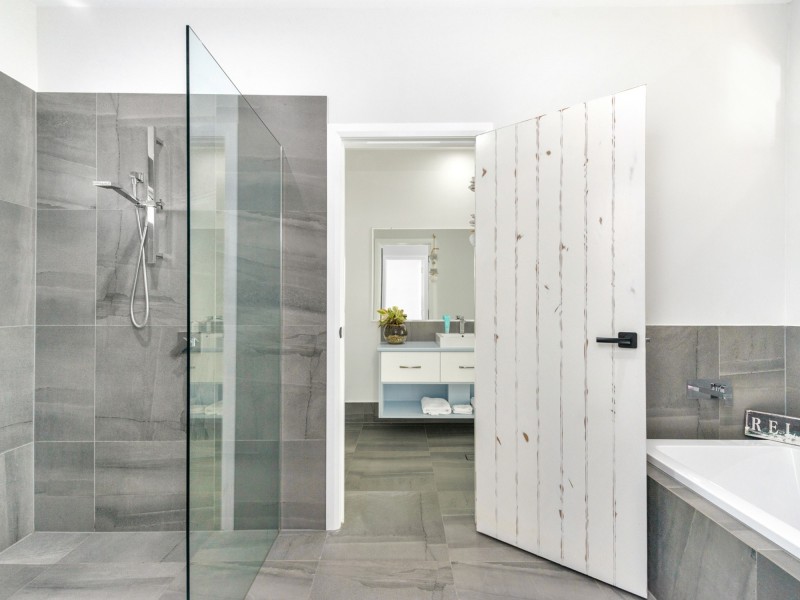 134 Bruce Small Drive, South Stradbroke QLD 4216