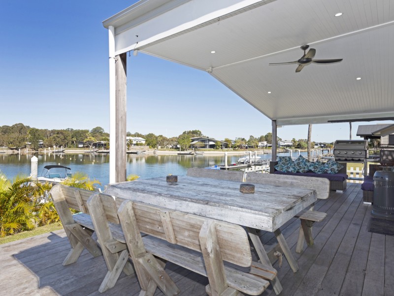 134 Bruce Small Drive, South Stradbroke QLD 4216