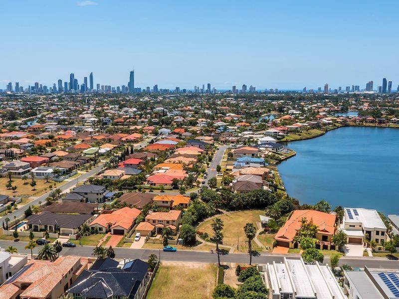 10 Witt Avenue, Carrara QLD 4211