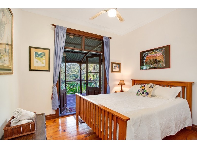 8 Heather Street, Tallebudgera QLD 4228