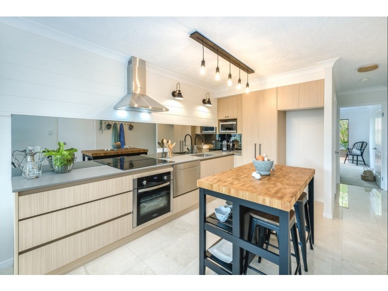 2/38 Petrel Avenue, Mermaid Beach QLD 4218