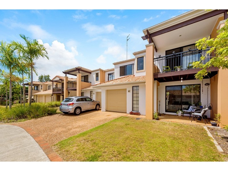 62/302 Christine Avenue, Varsity Lakes QLD 4227