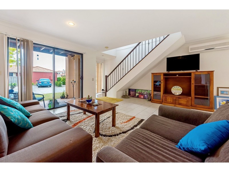 62/302 Christine Avenue, Varsity Lakes QLD 4227