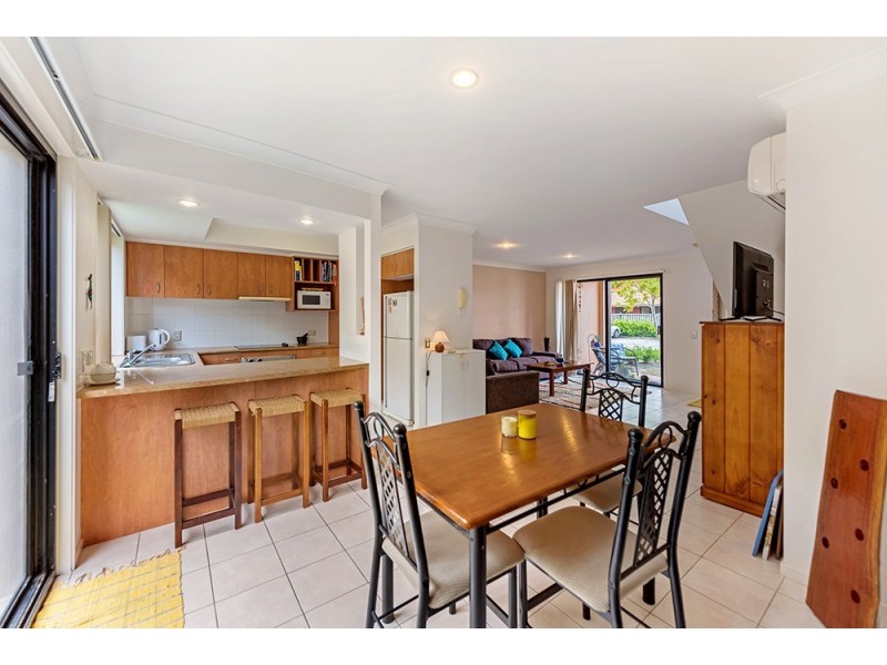 62/302 Christine Avenue, Varsity Lakes QLD 4227