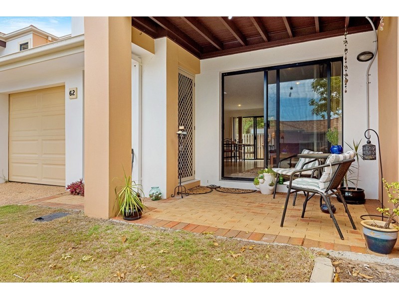 62/302 Christine Avenue, Varsity Lakes QLD 4227