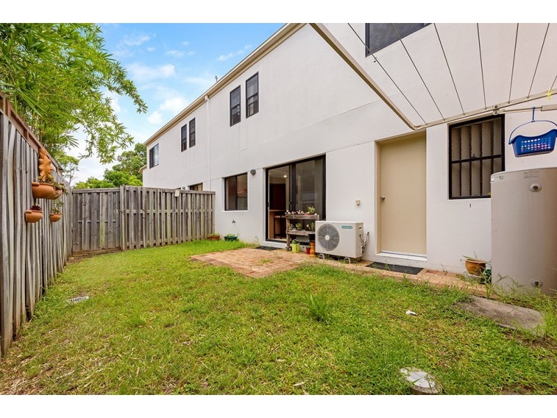 62/302 Christine Avenue, Varsity Lakes QLD 4227